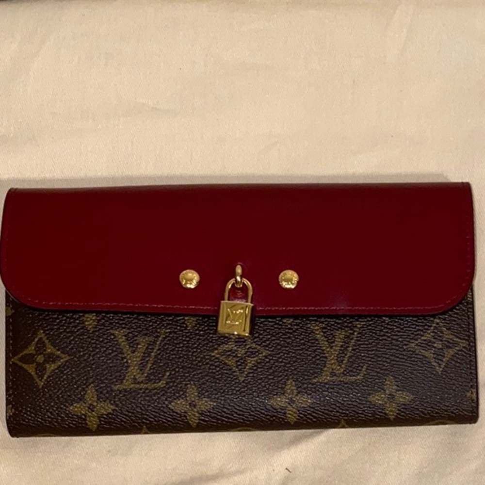 luis vuitton raisin wallet